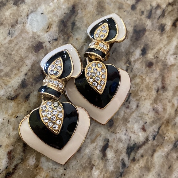 Vintage Clip On Earring Set - Picture 2 of 5